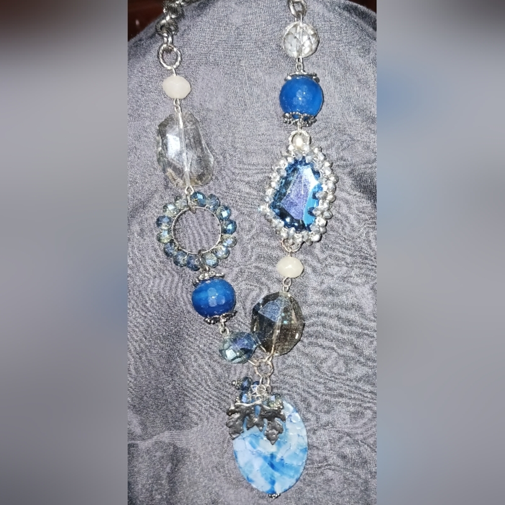 Sodalite, iridescent & Crystal bead statement necklace - Picture 2 of 3